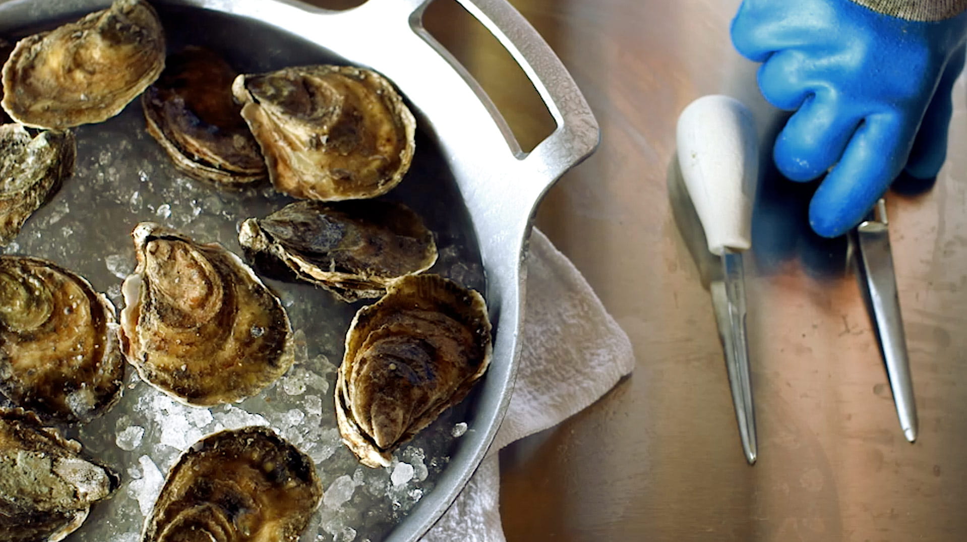 Oysters and pairing knife