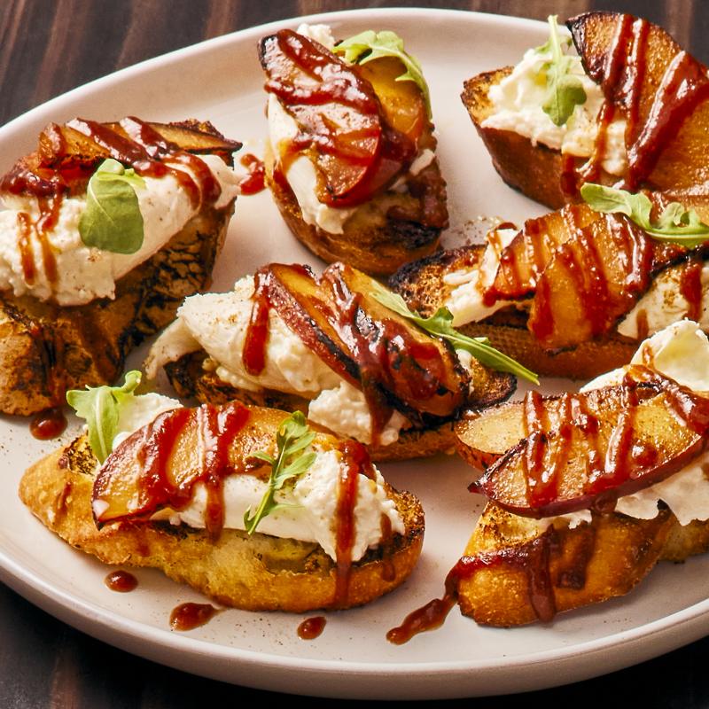 McCormick_charred_plum_crostini_2024_1