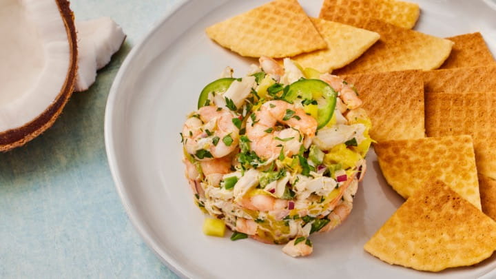 McCormick_spicy_seafood_salad_with_coconut_crepe_chips_2024