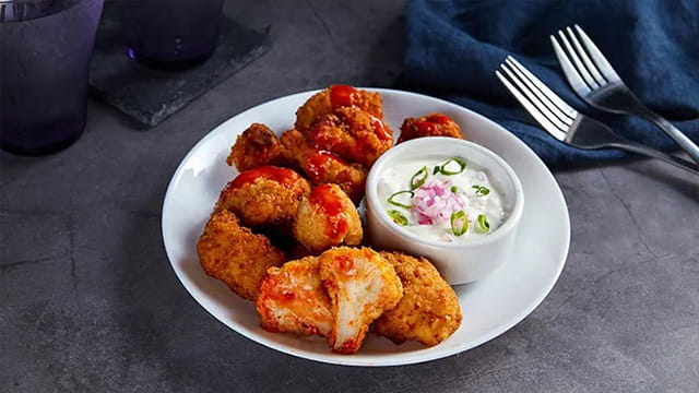 BATTERED BUFFALO CAULIFLOWER AND DIP