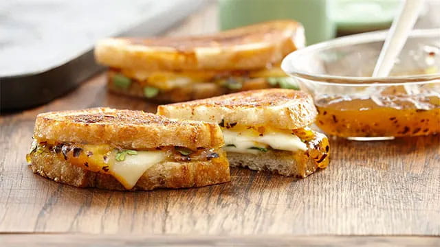 Grilled Cheese with Chipotle Peach Preserves
