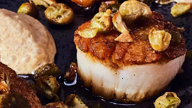 yuzu kosho scallops with miso foam