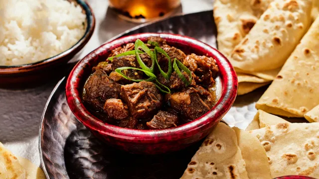 filipino-pork-adobo-with-mandarin-pancakes-640x360