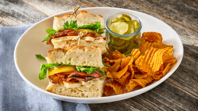 Easy Focaccia Halloumi BLT