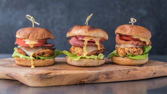 CAROLINA BBQ GRILLED CHICKEN SLIDERS