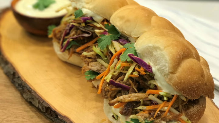 Thai Pulled Pork Sliders with Green Curry Aioli