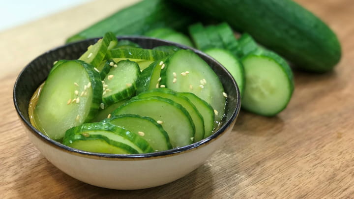 Zesty Sriracha Pickles