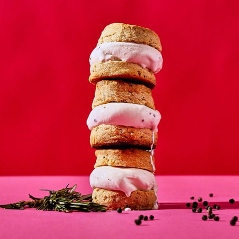 472x472_unexpected_ice_cream_sandwich