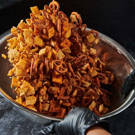 vietnamese cajun snack mix