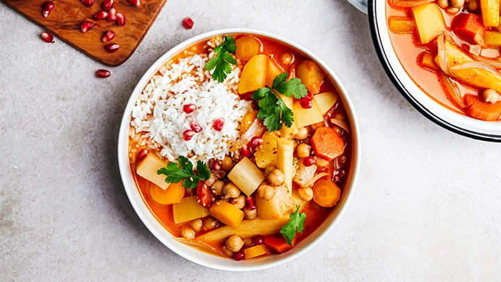 Curry-thai-aux-pois-cheches-et-legumes-racines-Destkop