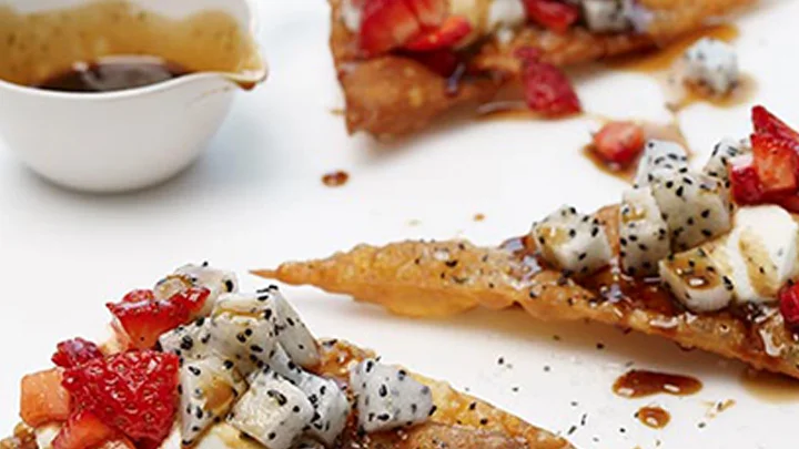 Dragon_Fruit_Strawberry_Poke