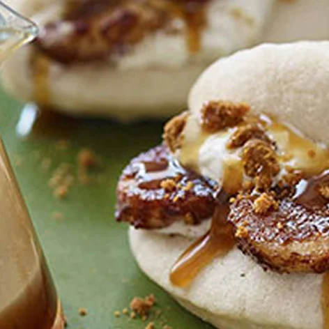 banoffee_pie_bao_with_caramel_sauce