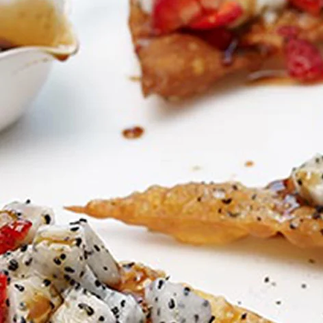 Dragon_Fruit_Strawberry_Poke